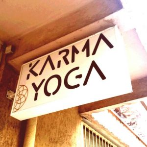 Karam Yoga enseigne